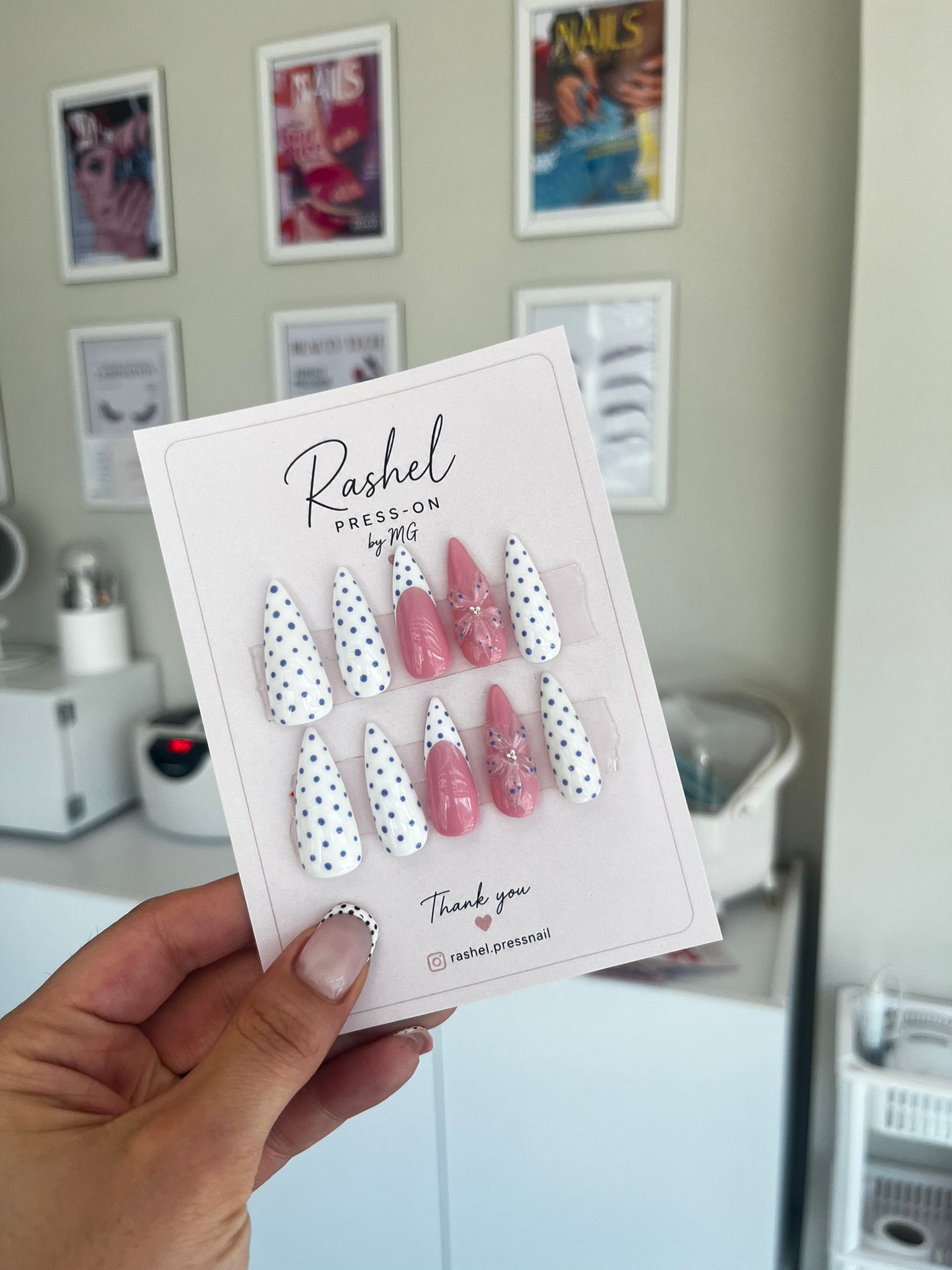 Polka Dot & Pembe Çiçek Press-On Nail Set