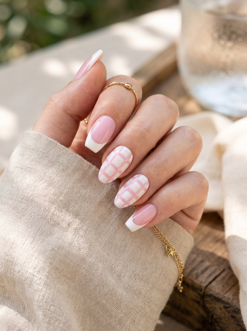 Pembe Ekose Press-On Nail Set